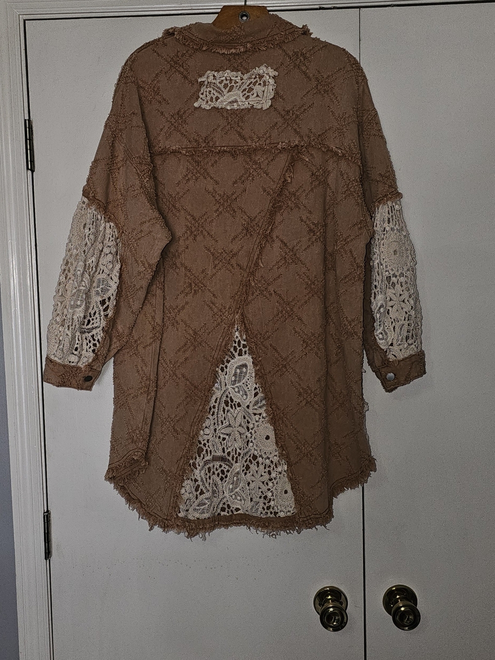 POL Boho Lace-Panel Long Sleeve Distressed Shacket in Tan Tagged S/M Very OS